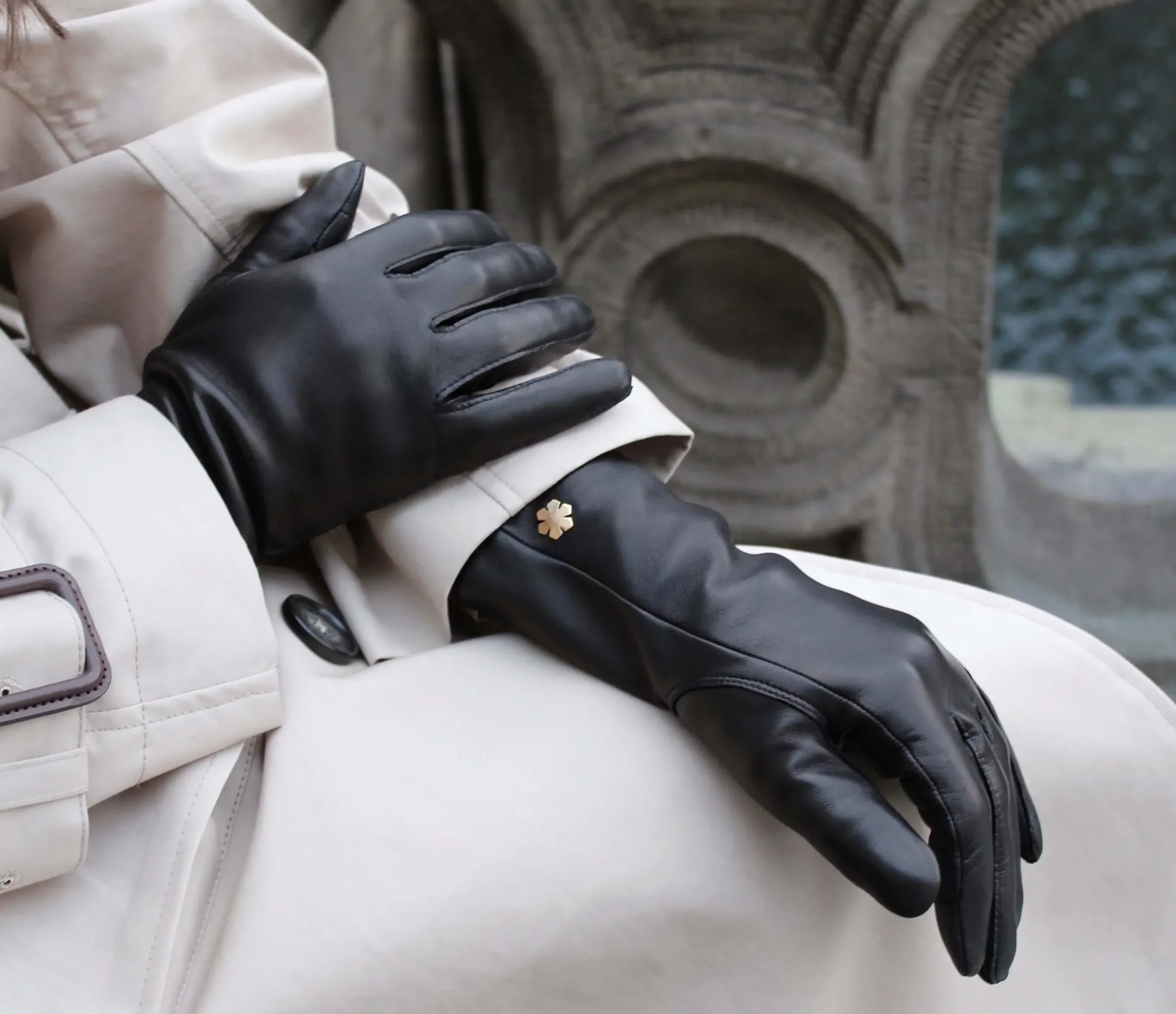 Fancy Gloves 04